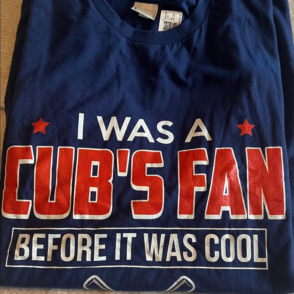 Blue and Red Graphic Chicago Cubs Tee